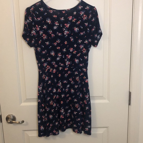 FLORAL DRESS SIZE SMALL (big girl) - Picture 2 of 2